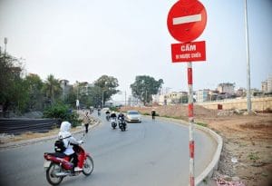 Mức phạt xe đi ngược chiều