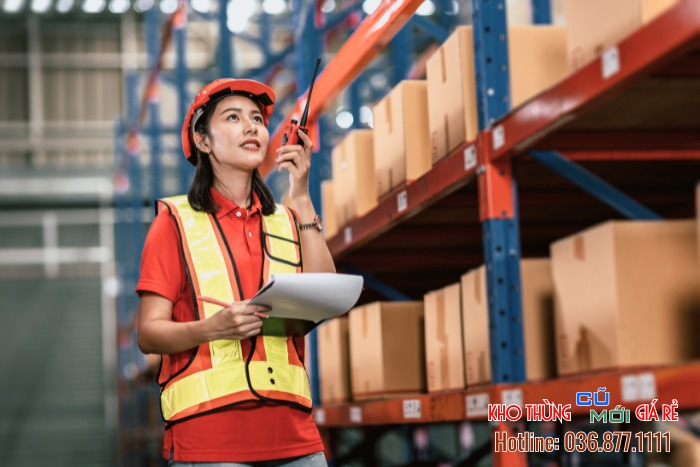 Thùng carton lớn giúp dễ dàng quản lý hàng hóa